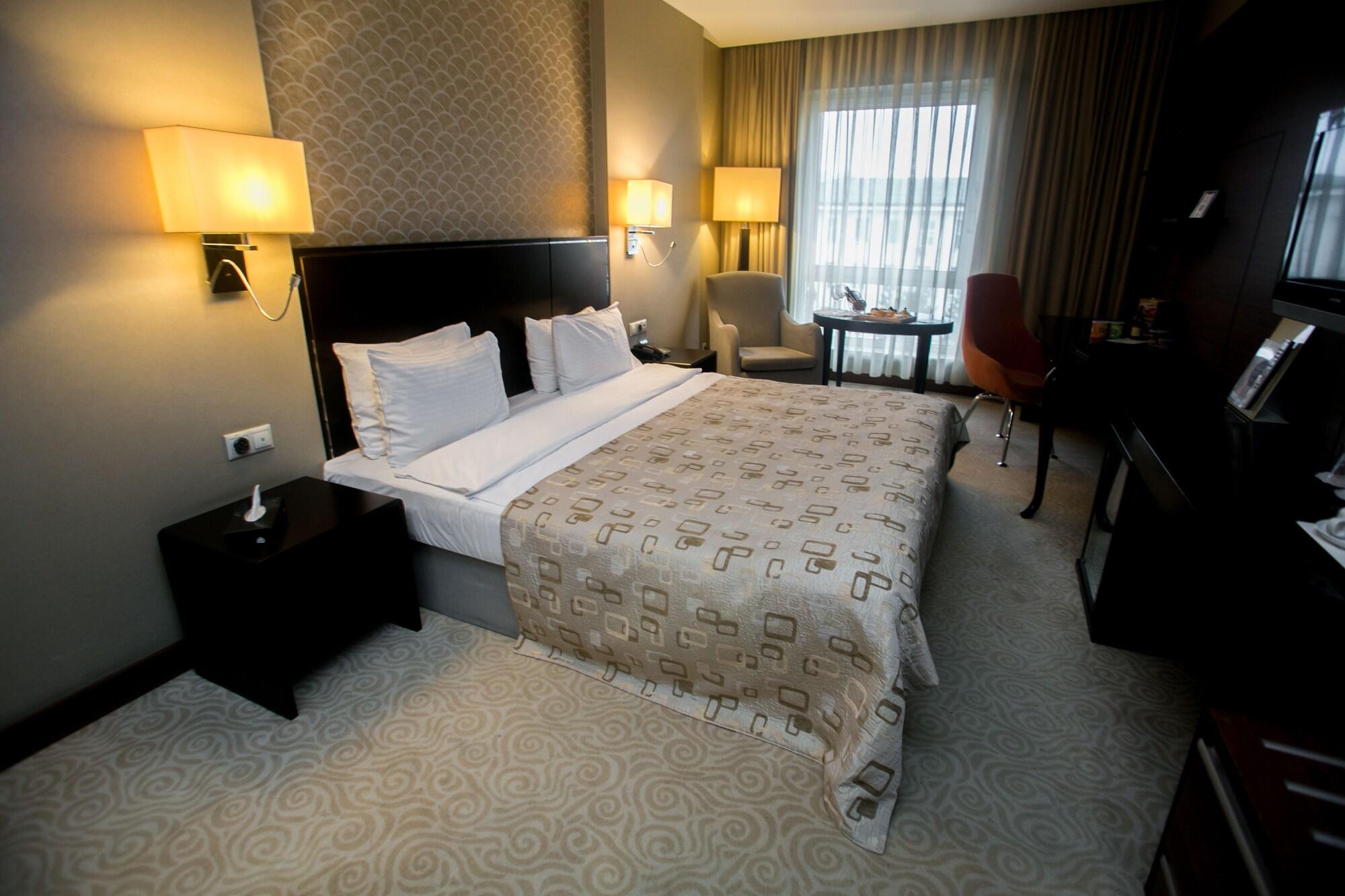 Point Hotel Baku Extérieur photo