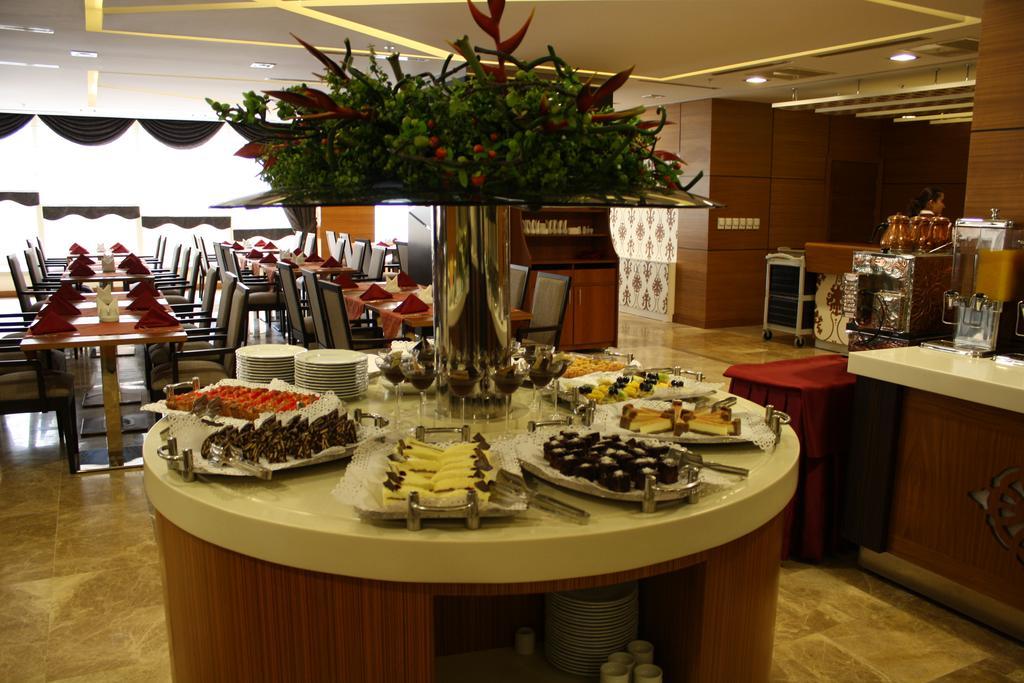 Point Hotel Baku Extérieur photo
