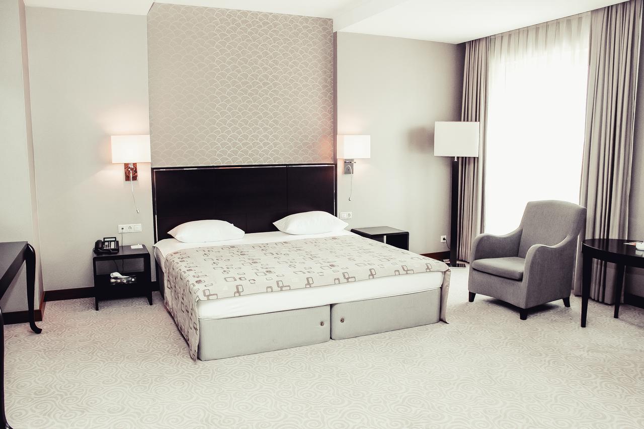Point Hotel Baku Extérieur photo