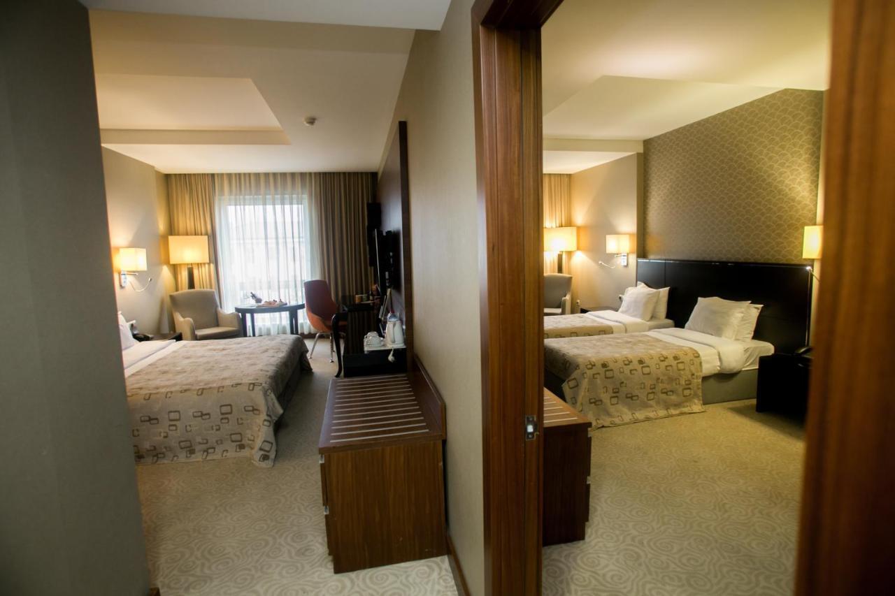 Point Hotel Baku Extérieur photo